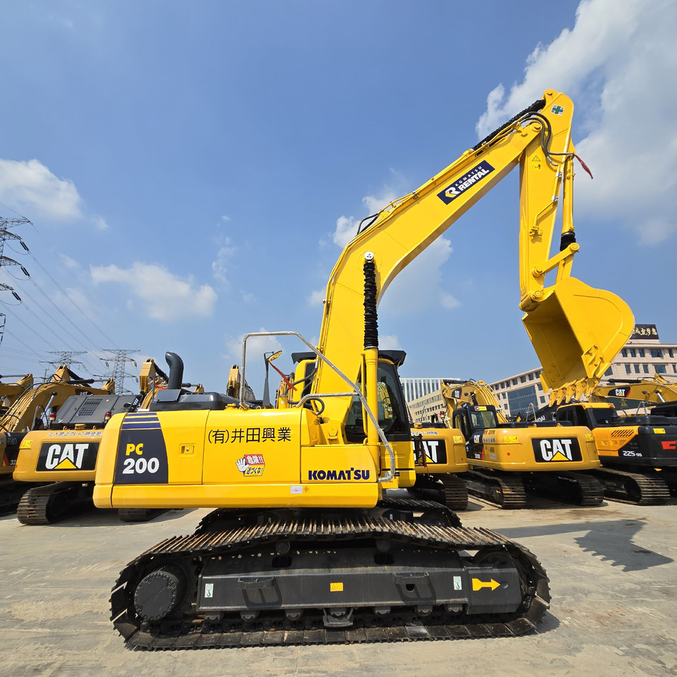 KOMATSU PC200-8 - حفارة: صور 1 KOMATSU PC200-8 - حفارة: صور 1