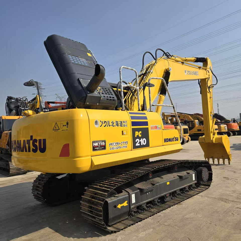 KOMATSU PC210 - حفارة: صور 5 KOMATSU PC210 - حفارة: صور 5