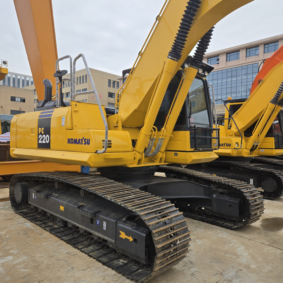 KOMATSU PC220-8 - حفارة: صور 1 KOMATSU PC220-8 - حفارة: صور 1