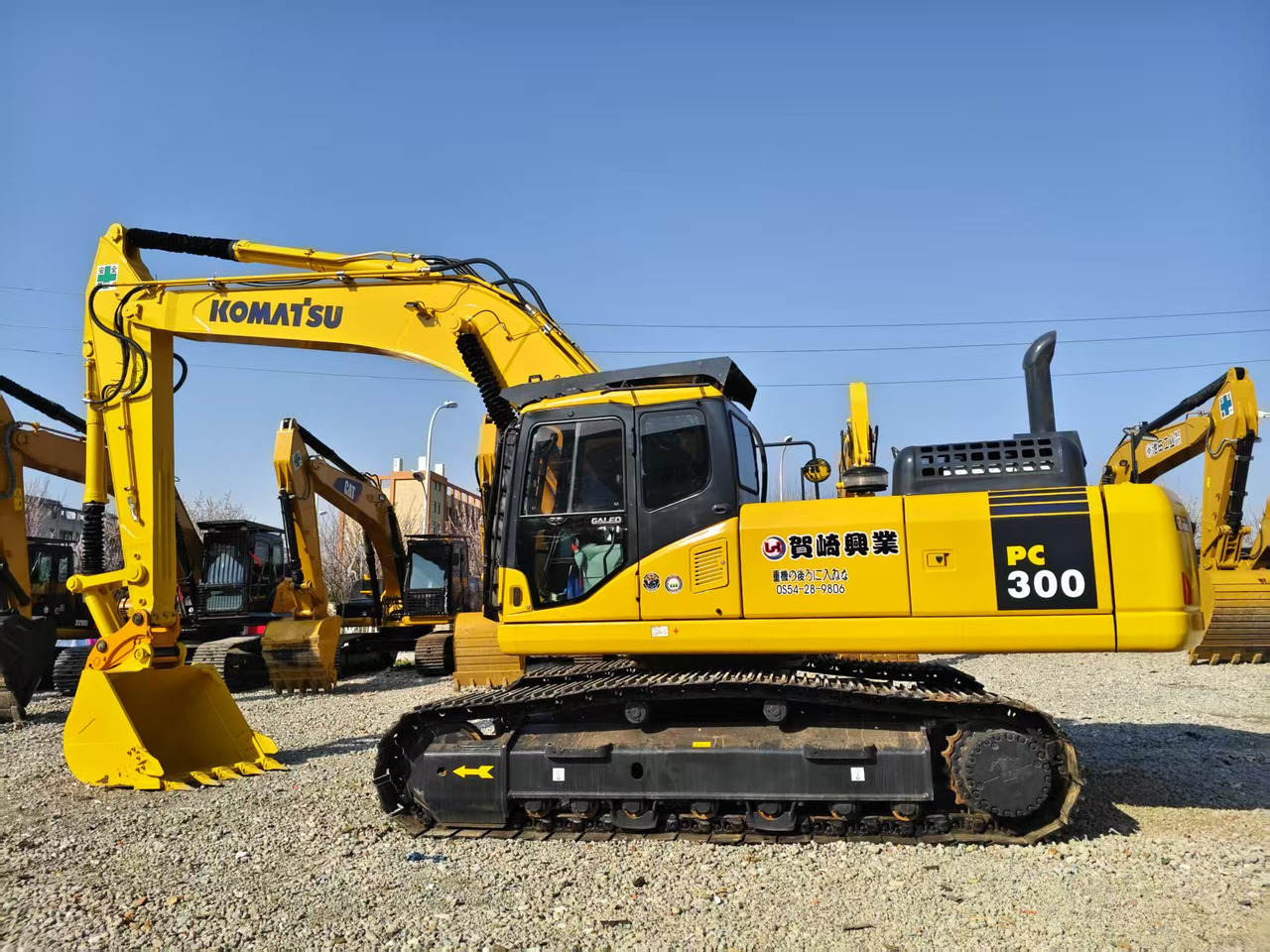 KOMATSU PC300 - حفارة: صور 4 KOMATSU PC300 - حفارة: صور 4
