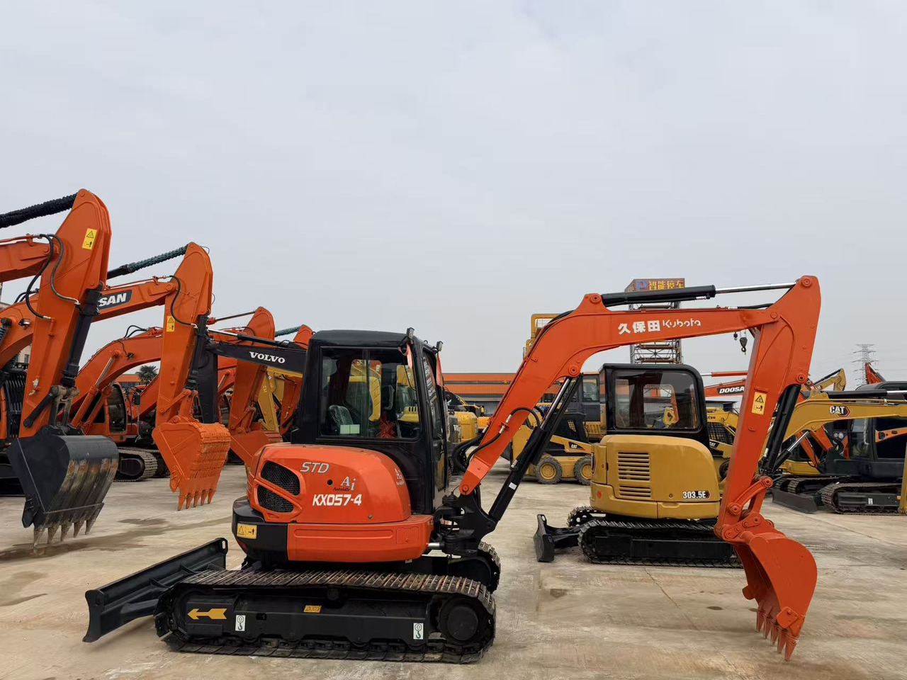 KUBOTA KX057-4 - حفارة مصغرة: صور 2 KUBOTA KX057-4 - حفارة مصغرة: صور 2
