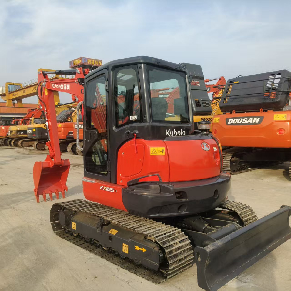 KUBOTA KX165 - حفارة مصغرة: صور 5 KUBOTA KX165 - حفارة مصغرة: صور 5
