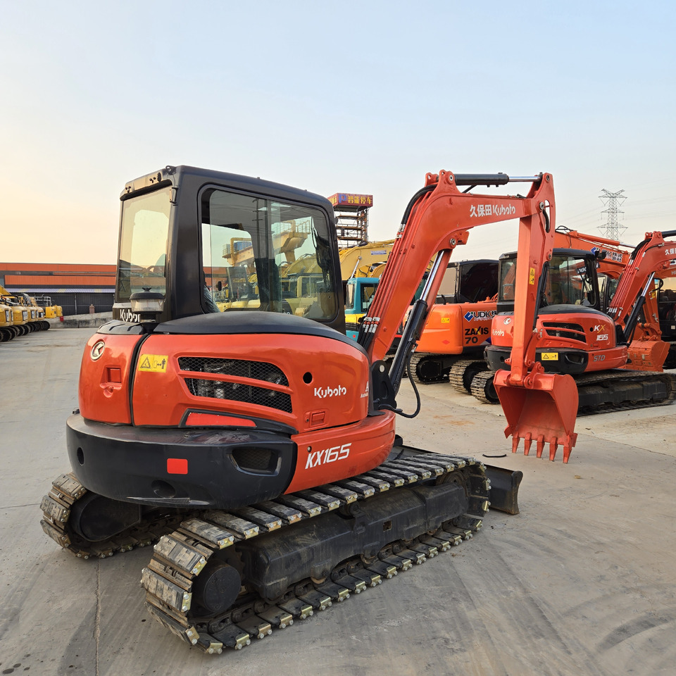 KUBOTA KX165 - حفارة مصغرة: صور 1 KUBOTA KX165 - حفارة مصغرة: صور 1