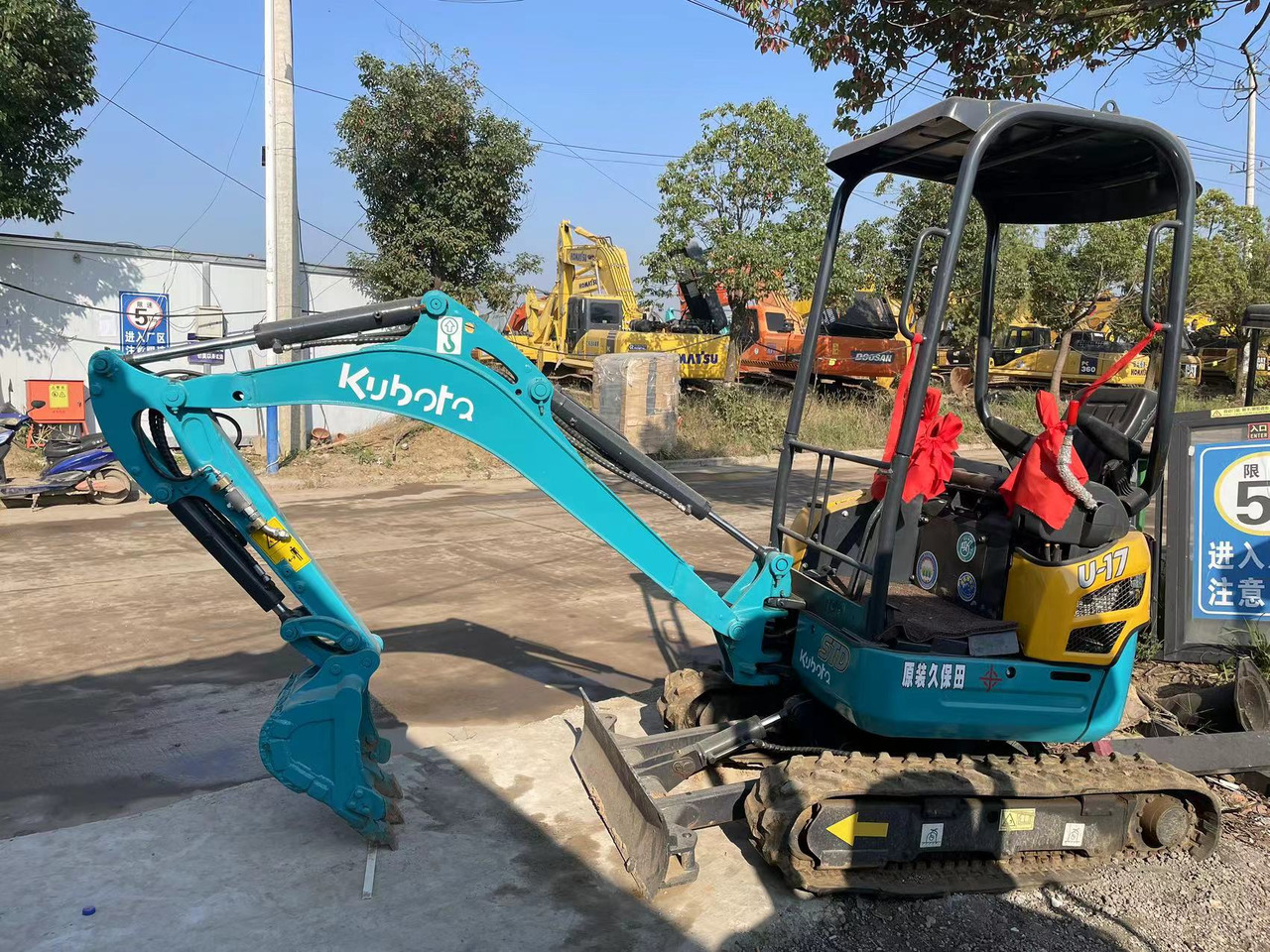 KUBOTA U17 - حفارة مصغرة: صور 2 KUBOTA U17 - حفارة مصغرة: صور 2