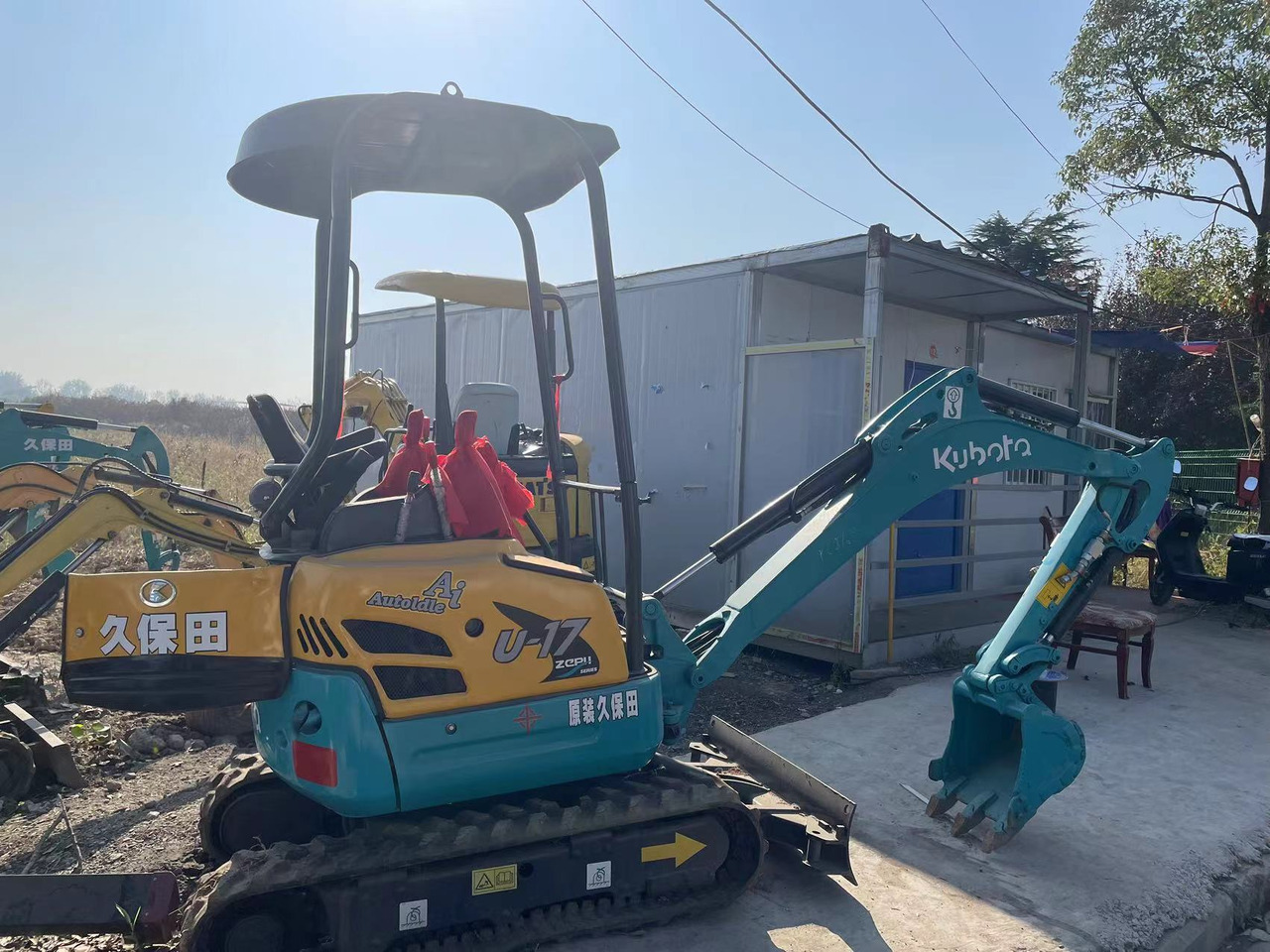 KUBOTA U17 - حفارة مصغرة: صور 1 KUBOTA U17 - حفارة مصغرة: صور 1