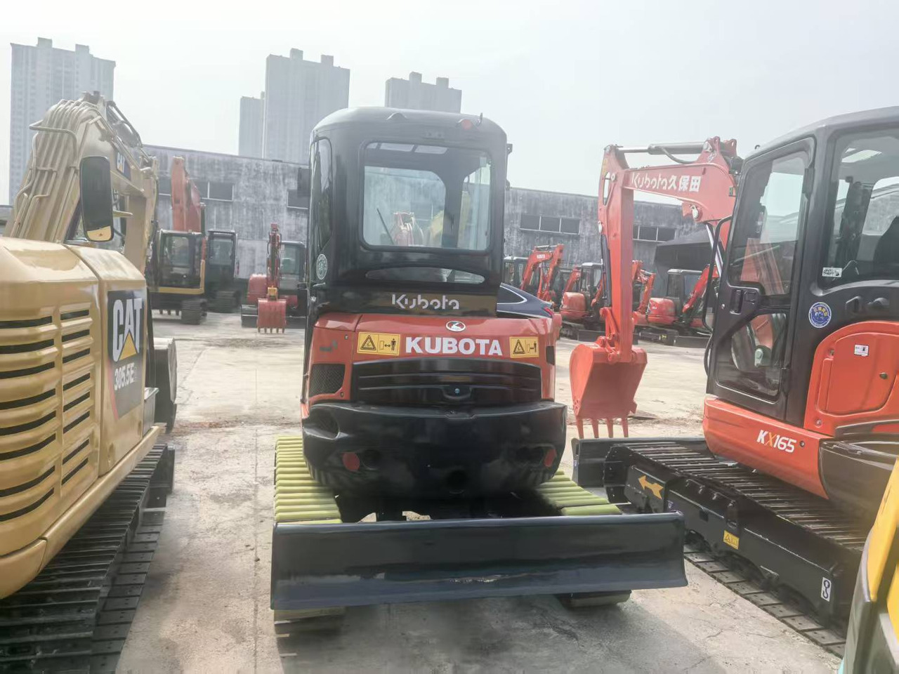 KUBOTA U27 - حفارة مصغرة: صور 4 KUBOTA U27 - حفارة مصغرة: صور 4