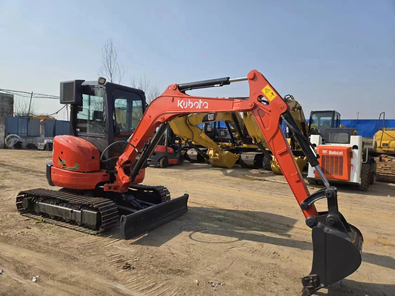 KUBOTA U35 - حفارة مصغرة: صور 1 KUBOTA U35 - حفارة مصغرة: صور 1