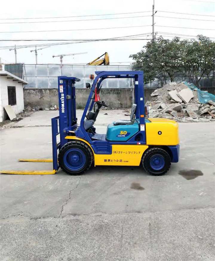 Komatsu FD30 - رافعة شوكية ديزل: صور 1 Komatsu FD30 - رافعة شوكية ديزل: صور 1