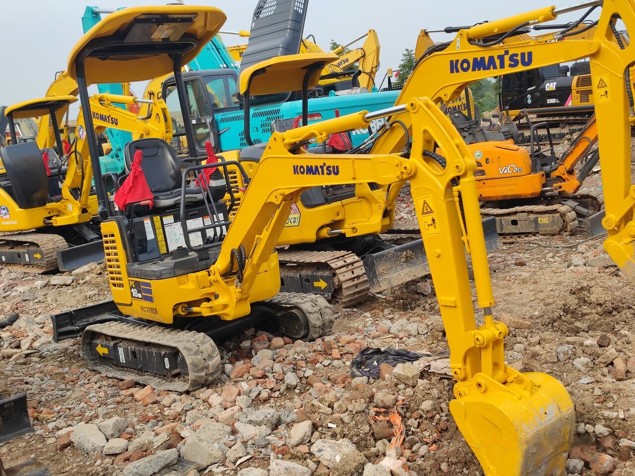 Komatsu PC18MR - حفارة مصغرة: صور 3 Komatsu PC18MR - حفارة مصغرة: صور 3