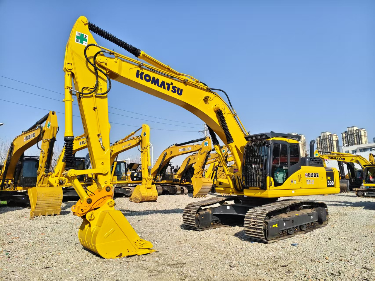 Komatsu PC300 - حفارات زحافة: صور 3 Komatsu PC300 - حفارات زحافة: صور 3