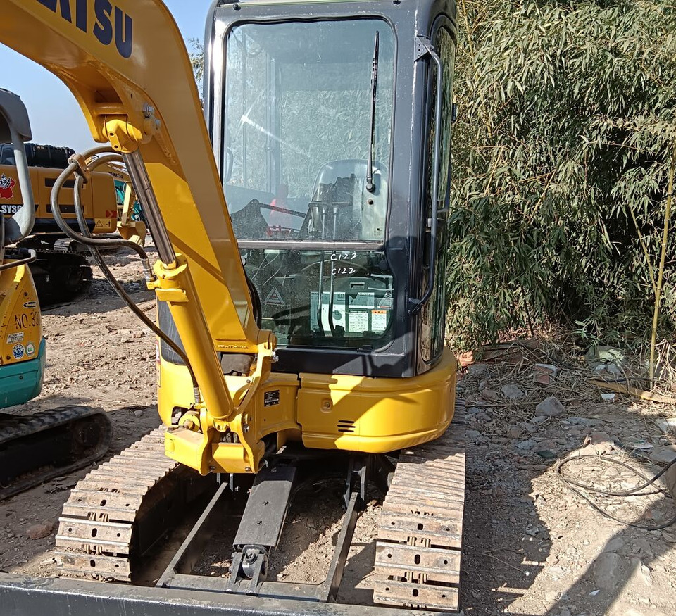 Komatsu PC30MR - حفارة مصغرة: صور 2 Komatsu PC30MR - حفارة مصغرة: صور 2