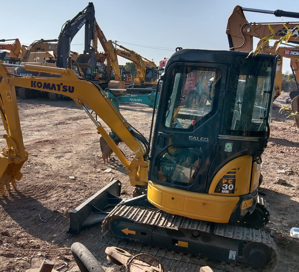 Komatsu PC30MR - حفارة مصغرة: صور 5 Komatsu PC30MR - حفارة مصغرة: صور 5