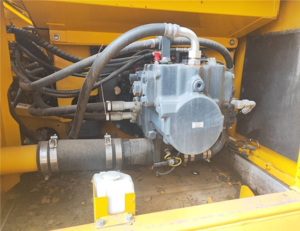 Komatsu PC490LC-10 - حفارات زحافة: صور 5 Komatsu PC490LC-10 - حفارات زحافة: صور 5