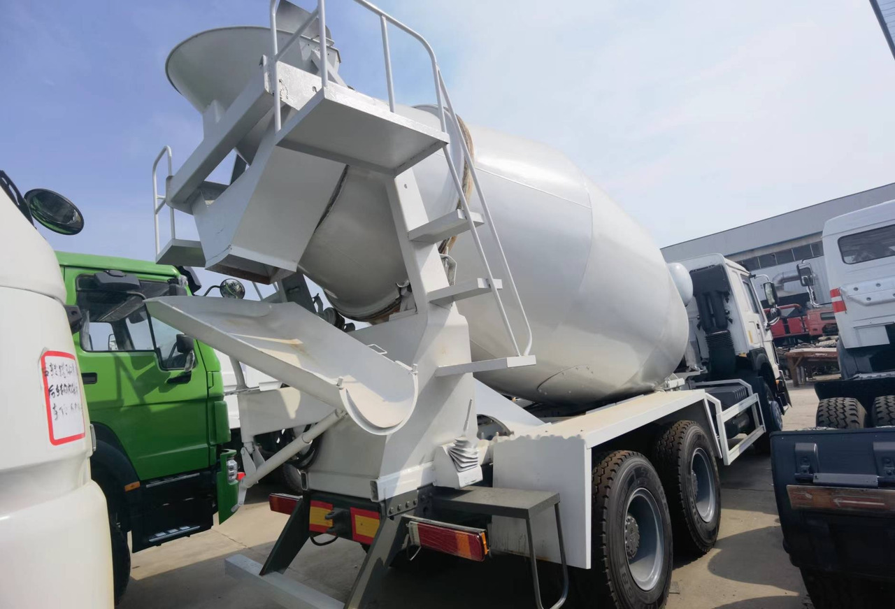 Sinotruk HOWO 371 6*4 Concrete mixer truck - شاحنة خلاطة خرسانة: صور 3 Sinotruk HOWO 371 6*4 Concrete mixer truck - شاحنة خلاطة خرسانة: صور 3