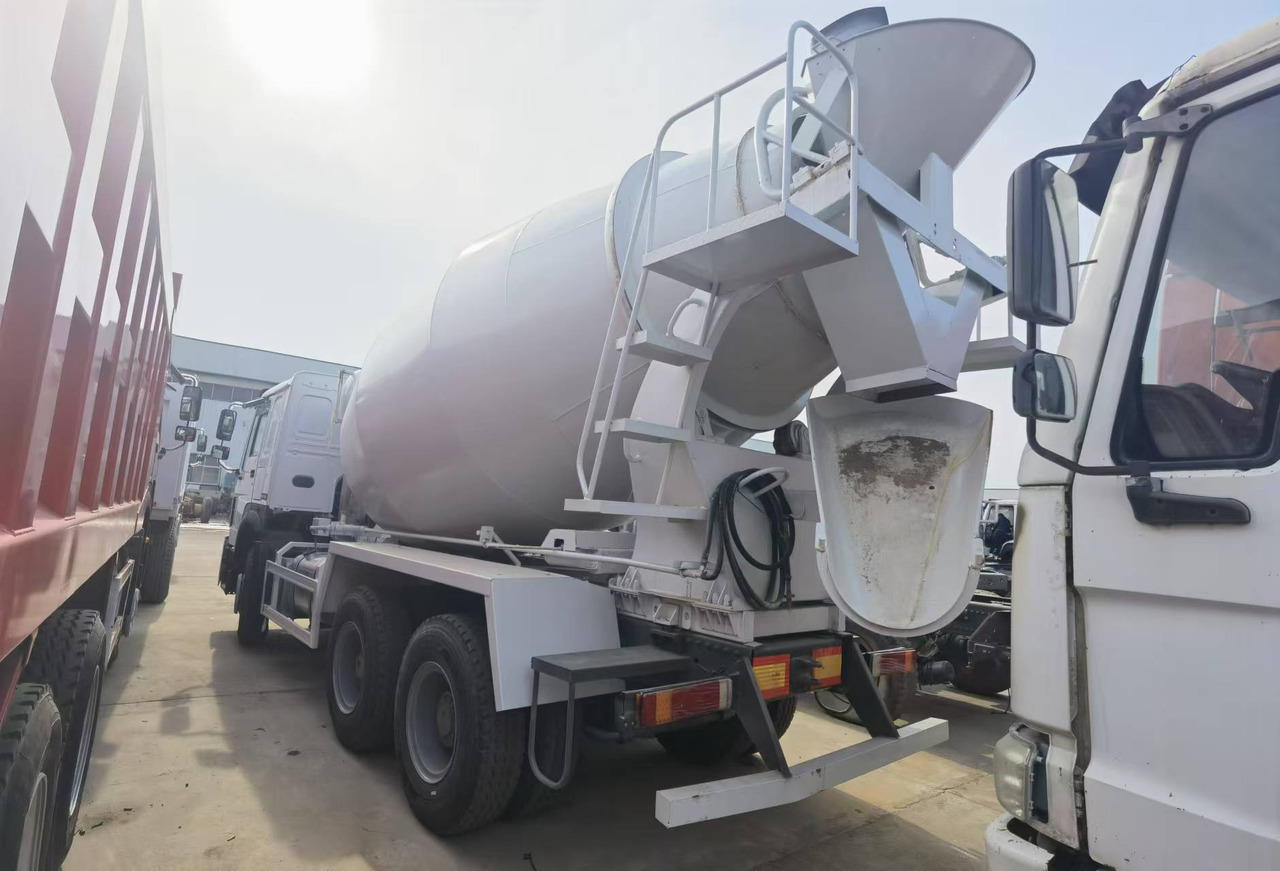 Sinotruk HOWO 371 Concrete mixer truck - شاحنة خلاطة خرسانة: صور 2 Sinotruk HOWO 371 Concrete mixer truck - شاحنة خلاطة خرسانة: صور 2