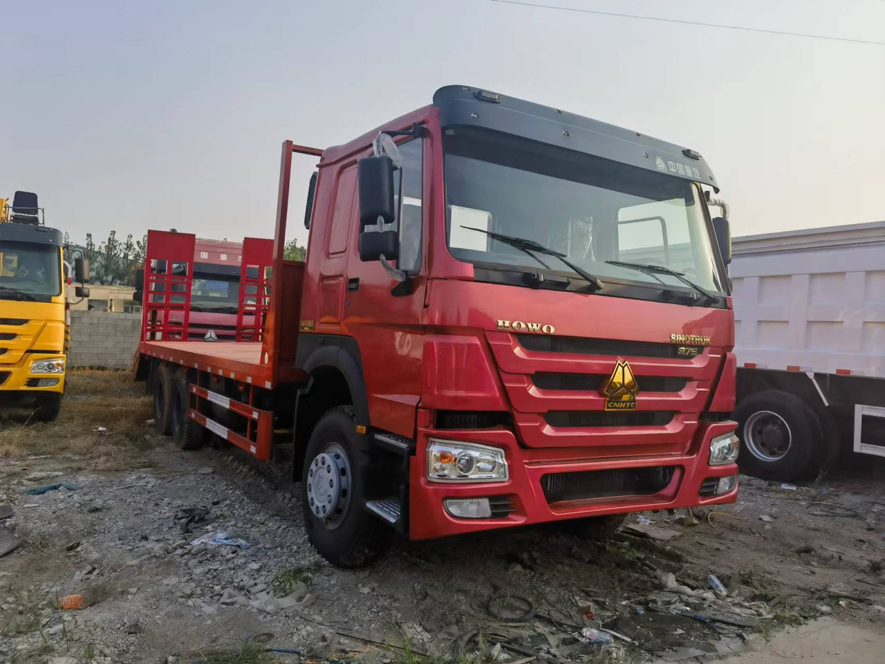 Sinotruk HOWO 375 6*4 Semi-trailer Truck - نصف مقطورة مسطحة: صور 5 Sinotruk HOWO 375 6*4 Semi-trailer Truck - نصف مقطورة مسطحة: صور 5
