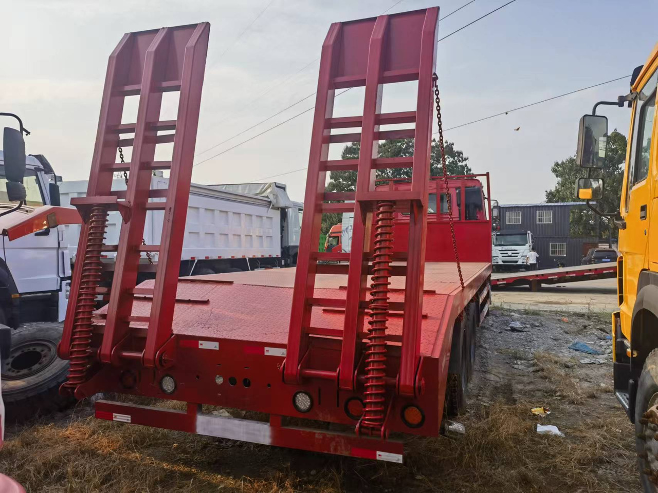 Sinotruk HOWO 375 6*4 Semi-trailer Truck - نصف مقطورة مسطحة: صور 4 Sinotruk HOWO 375 6*4 Semi-trailer Truck - نصف مقطورة مسطحة: صور 4