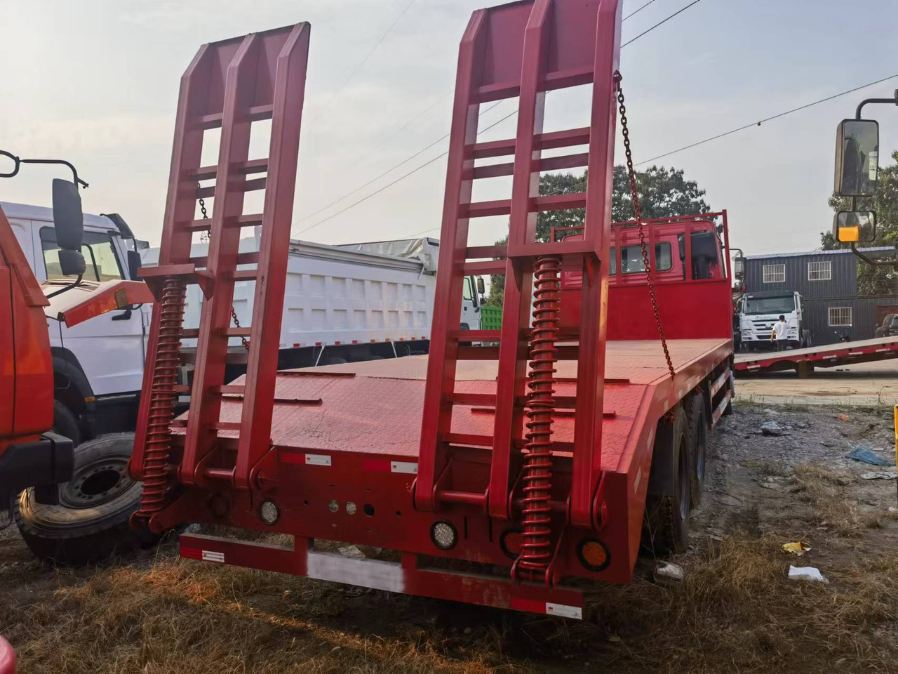 Sinotruk HOWO 375 6*4 Semi-trailer Truck - نصف مقطورة مسطحة: صور 3 Sinotruk HOWO 375 6*4 Semi-trailer Truck - نصف مقطورة مسطحة: صور 3