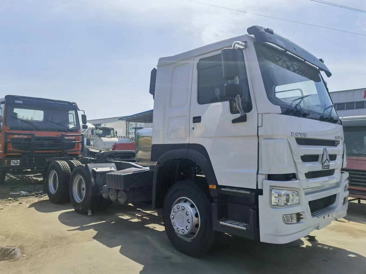 Sinotruk HOWO 375 tractor - شاحنة قلابة صغيرة: صور 4 Sinotruk HOWO 375 tractor - شاحنة قلابة صغيرة: صور 4