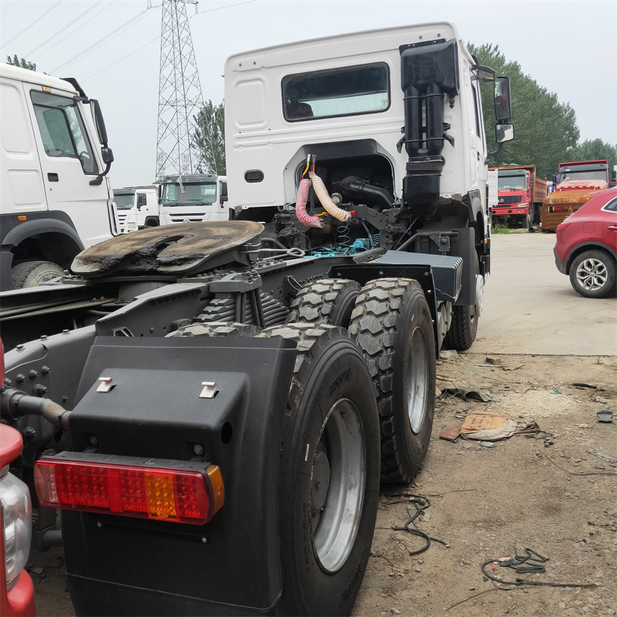 Sinotruk HOWO 420 tractor - شاحنة قلابة صغيرة: صور 2 Sinotruk HOWO 420 tractor - شاحنة قلابة صغيرة: صور 2