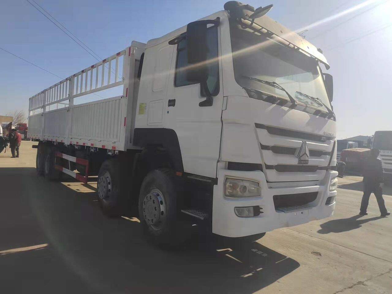 Sinotruk HOWO 8*4 Dump truck - شاحنات مسطحة: صور 4 Sinotruk HOWO 8*4 Dump truck - شاحنات مسطحة: صور 4