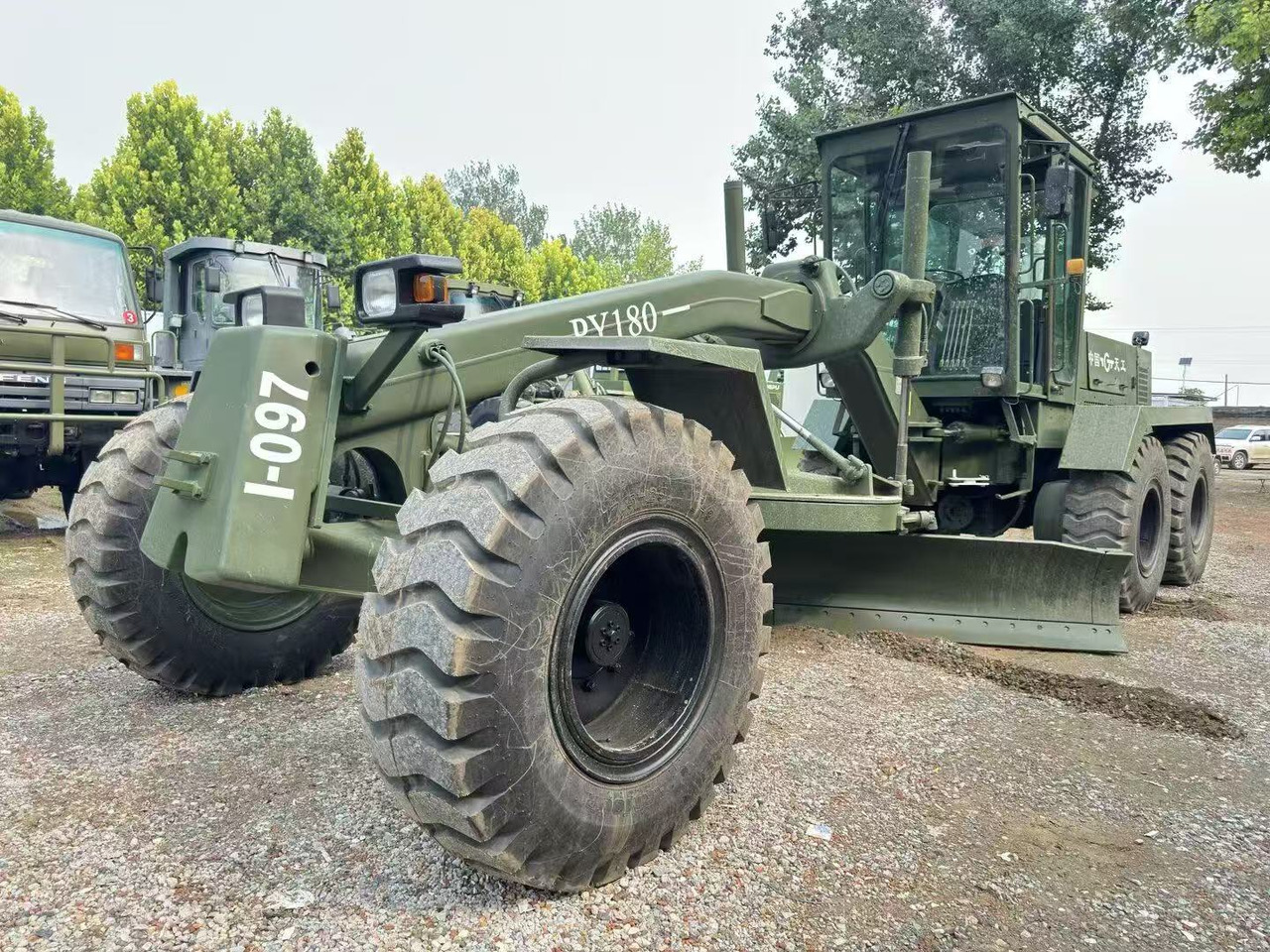 TIANGONG PY180 - آلة تسوية الأرض: صور 1 TIANGONG PY180 - آلة تسوية الأرض: صور 1