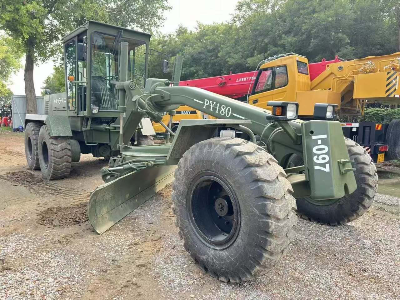 TIANGONG PY180 - آلة تسوية الأرض: صور 5 TIANGONG PY180 - آلة تسوية الأرض: صور 5