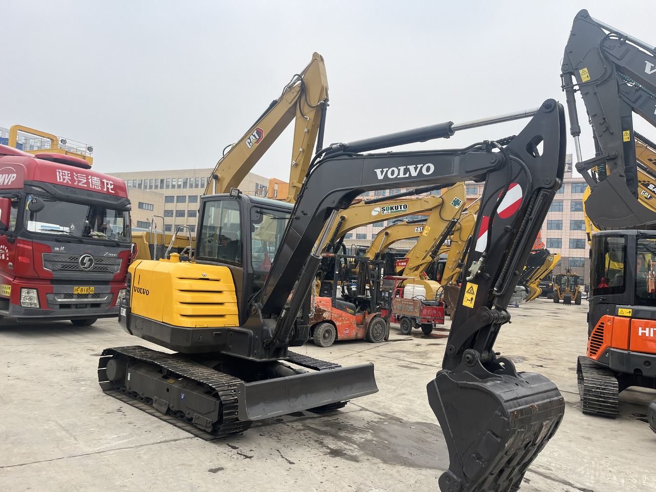 VOLVO EC60C - حفارة مصغرة: صور 2 VOLVO EC60C - حفارة مصغرة: صور 2