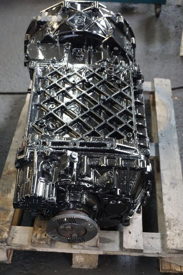 ZF (ZF 16S2220) MAN TGX truck - علبة التروس - شاحنة: صور 5 ZF (ZF 16S2220) MAN TGX truck - علبة التروس - شاحنة: صور 5