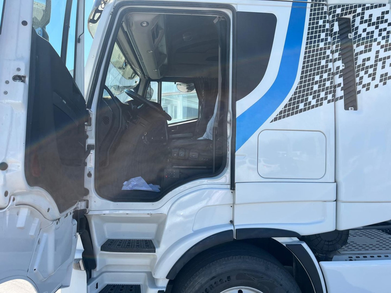 Cabeza Tractora IVECO 510 AUTOMATICO INTARDER - شاحنة جرار: صور 5 Cabeza Tractora IVECO 510 AUTOMATICO INTARDER - شاحنة جرار: صور 5
