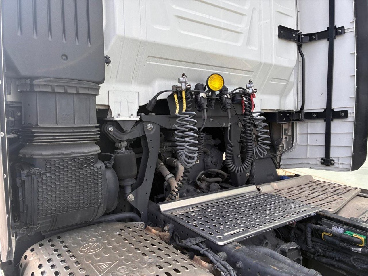 Cabeza Tractora IVECO S-WAY 510 AUTOMATICO CON INTARDER - شاحنة جرار: صور 5 Cabeza Tractora IVECO S-WAY 510 AUTOMATICO CON INTARDER - شاحنة جرار: صور 5