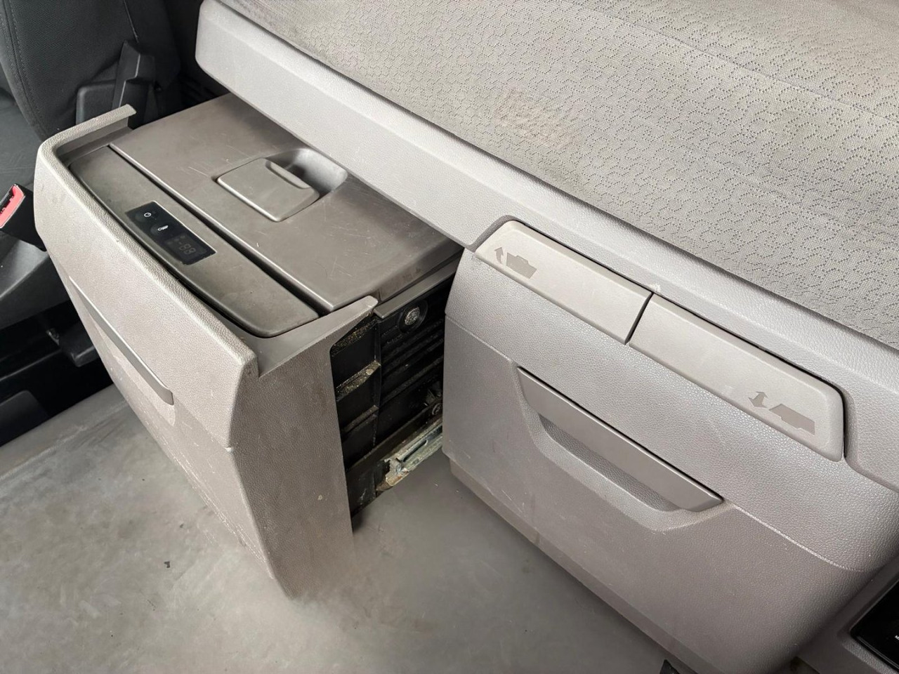 شاحنة جرار Cabeza Tractora Scania R450 AUTOMATICO-INTARDER: صور 16 شاحنة جرار Cabeza Tractora Scania R450 AUTOMATICO-INTARDER: صور 16