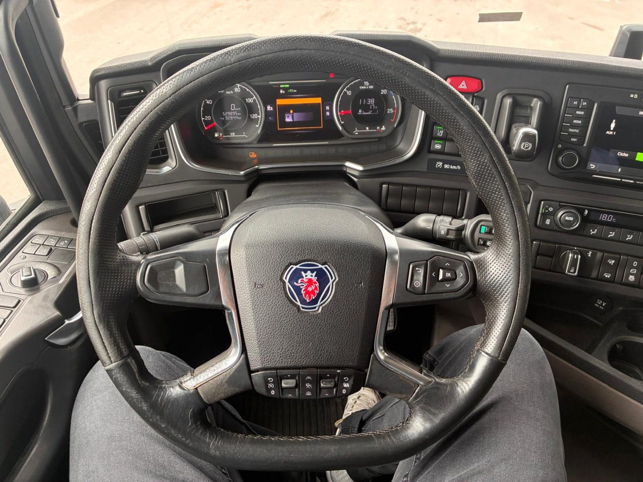 شاحنة جرار Cabeza Tractora Scania R450 AUTOMATICO-INTARDER: صور 8 شاحنة جرار Cabeza Tractora Scania R450 AUTOMATICO-INTARDER: صور 8