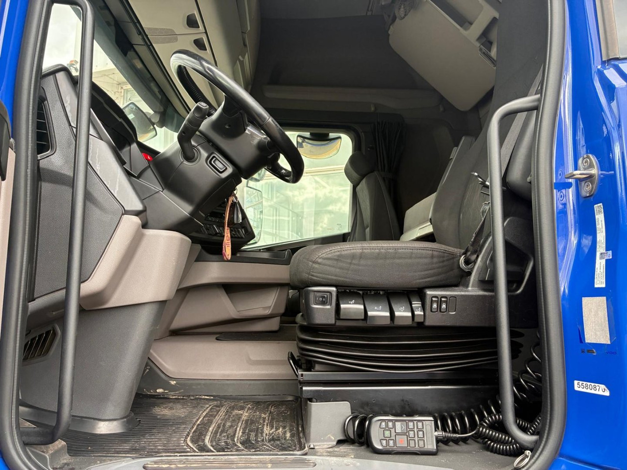 Cabeza Tractora Scania R450 AUTOMATICO-INTARDER - شاحنة جرار: صور 5 Cabeza Tractora Scania R450 AUTOMATICO-INTARDER - شاحنة جرار: صور 5