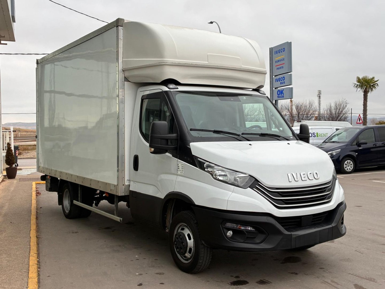 Caja cerrada con plataforma elevadora IVECO 35C16 3.0 20m3 - الشاحنات الصغيرة صندوق مغلق: صور 3 Caja cerrada con plataforma elevadora IVECO 35C16 3.0 20m3 - الشاحنات الصغيرة صندوق مغلق: صور 3