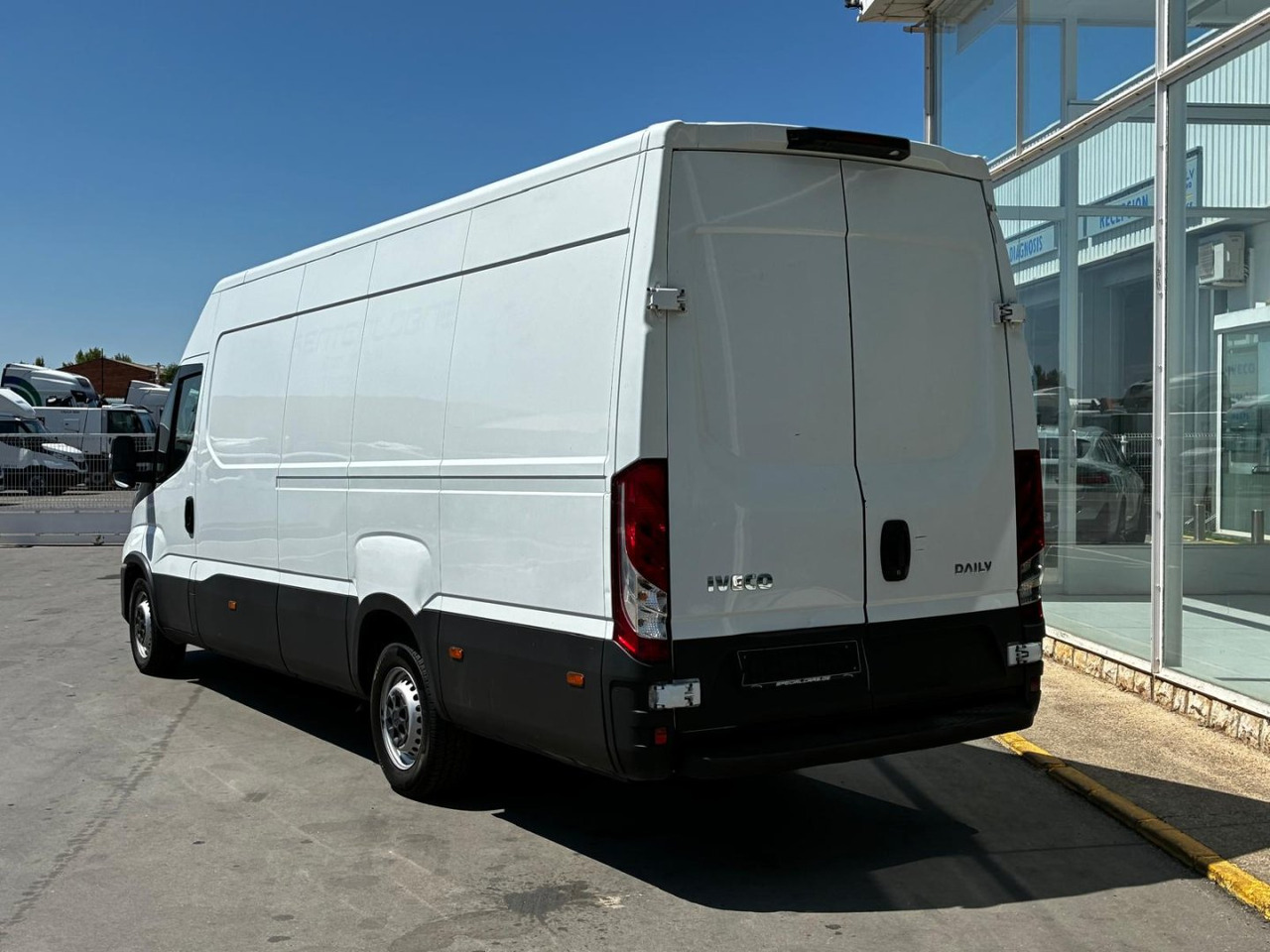 Furgón IVECO 35S14 V 16m3 - فان: صور 4 Furgón IVECO 35S14 V 16m3 - فان: صور 4