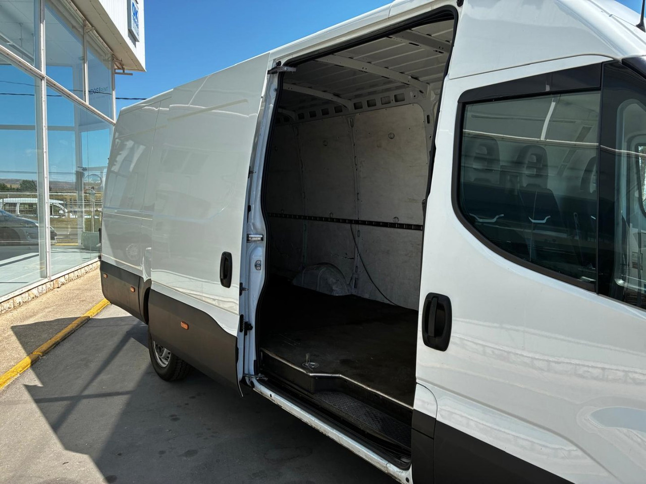 Furgón IVECO 35S14 V 16m3 - فان: صور 5 Furgón IVECO 35S14 V 16m3 - فان: صور 5