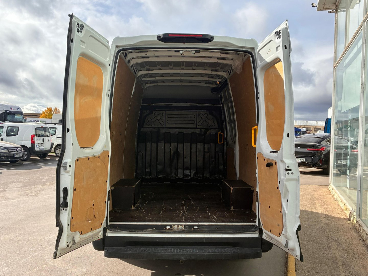 Furgón IVECO 35S16 V 12m3 - فان: صور 5 Furgón IVECO 35S16 V 12m3 - فان: صور 5