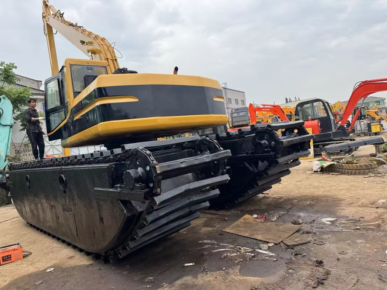 CAT 320 BL dredger 320 CL dredge - حفارات برمائية: صور 1 CAT 320 BL dredger 320 CL dredge - حفارات برمائية: صور 1