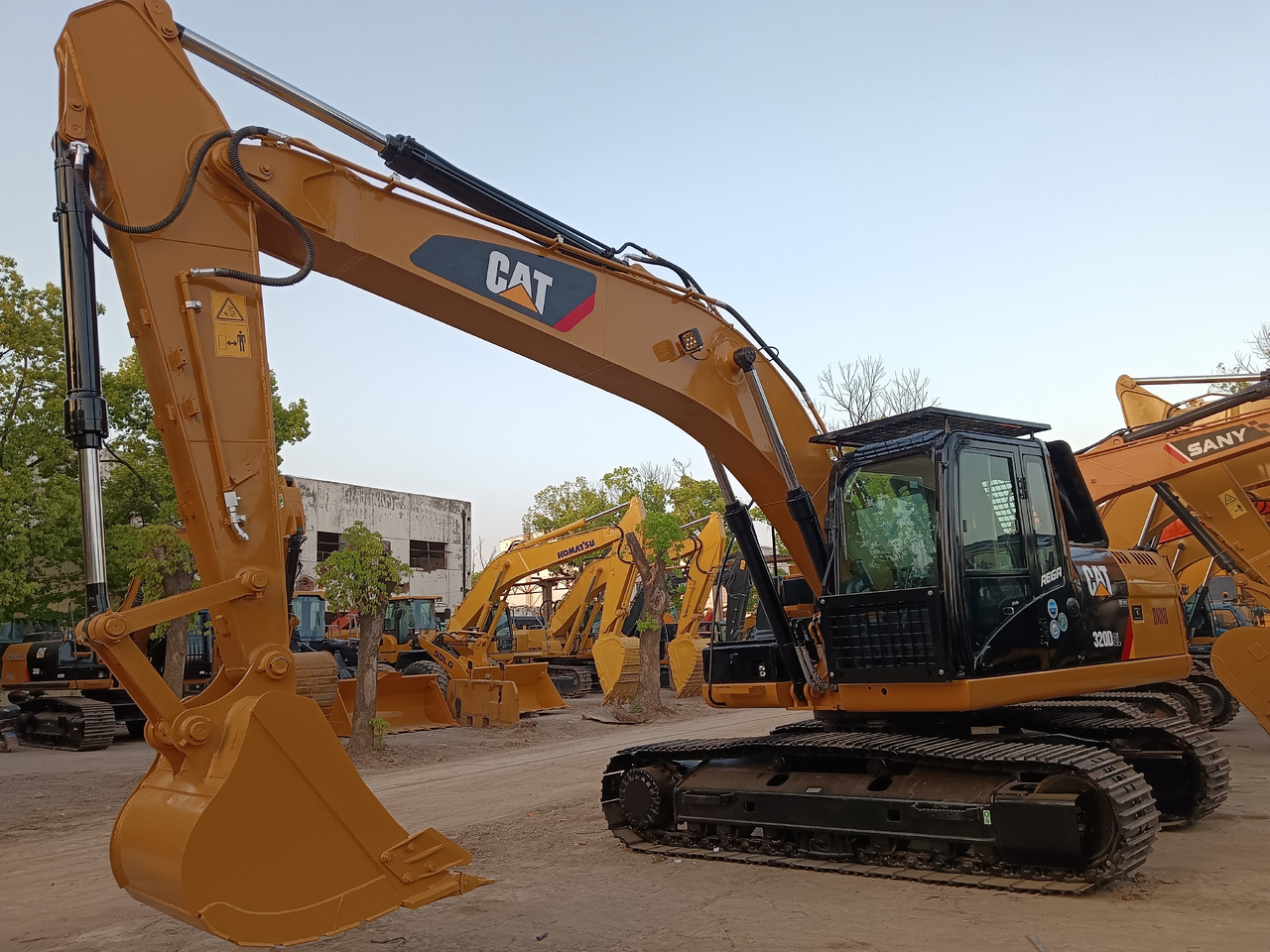 CAT 320D2 L - حفارات زحافة: صور 4 CAT 320D2 L - حفارات زحافة: صور 4