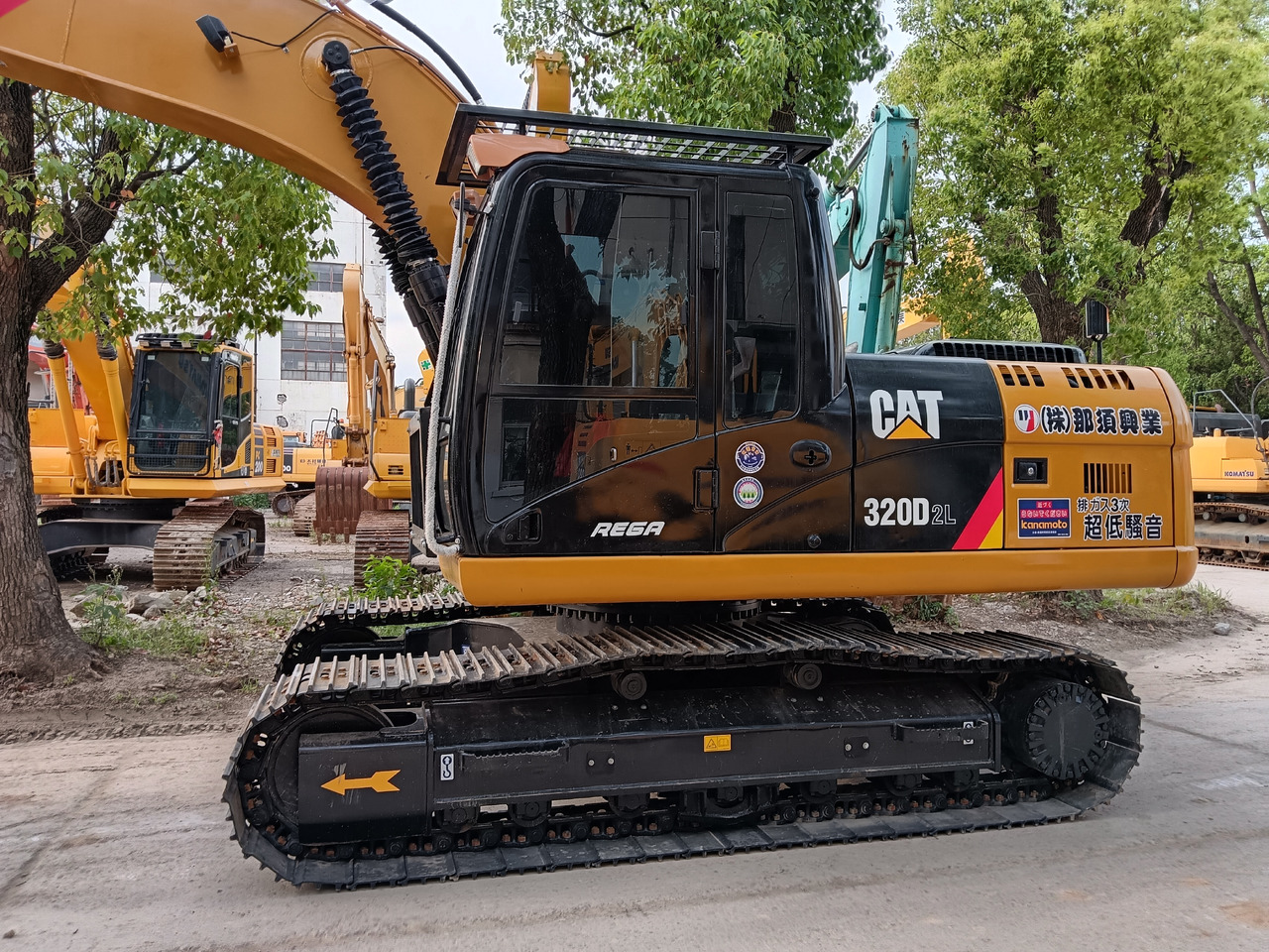 CAT 320D2L 320GC 323 320 - حفارات زحافة: صور 2 CAT 320D2L 320GC 323 320 - حفارات زحافة: صور 2