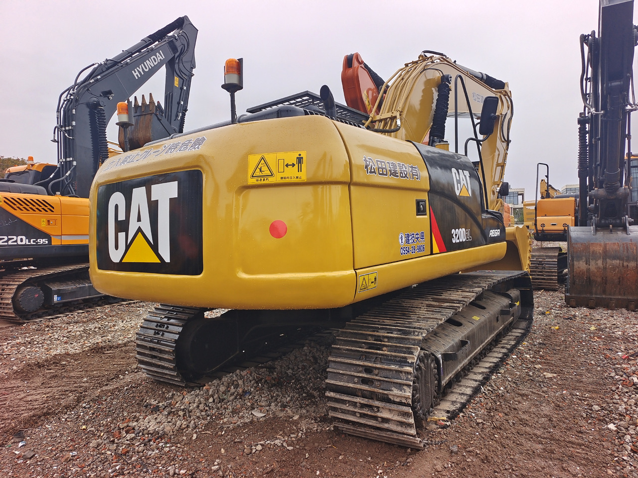 CAT 320D2L - حفارات زحافة: صور 2 CAT 320D2L - حفارات زحافة: صور 2