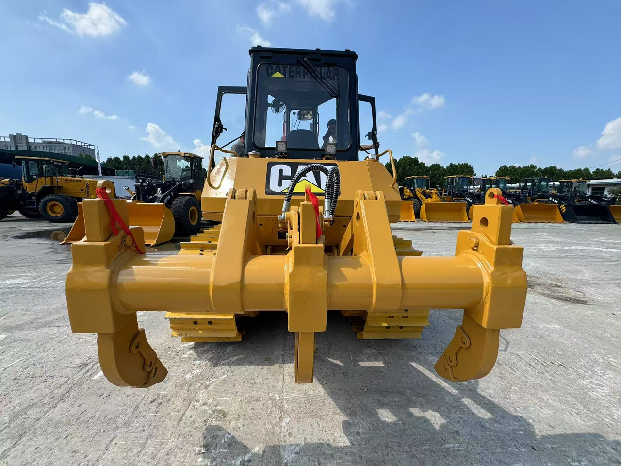 CAT D6G - بلدوزر: صور 1 CAT D6G - بلدوزر: صور 1