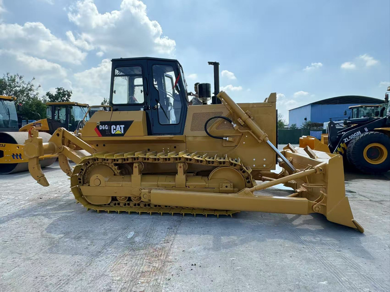 CAT D6G - بلدوزر: صور 2 CAT D6G - بلدوزر: صور 2