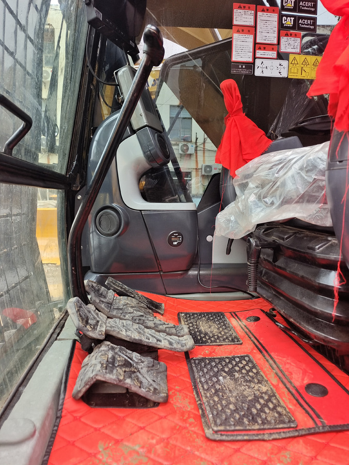 CATERPILLAR 320D2L WITH 3 CAMERAS - حفارات زحافة: صور 4 CATERPILLAR 320D2L WITH 3 CAMERAS - حفارات زحافة: صور 4