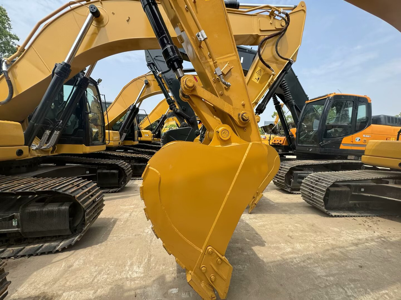 CATERPILLAR 323GC - حفارات زحافة: صور 3 CATERPILLAR 323GC - حفارات زحافة: صور 3