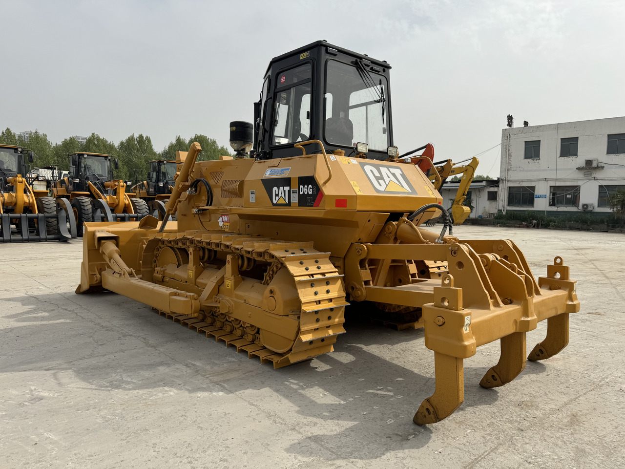 CATERPILLAR D6G CAT - بلدوزر: صور 1 CATERPILLAR D6G CAT - بلدوزر: صور 1
