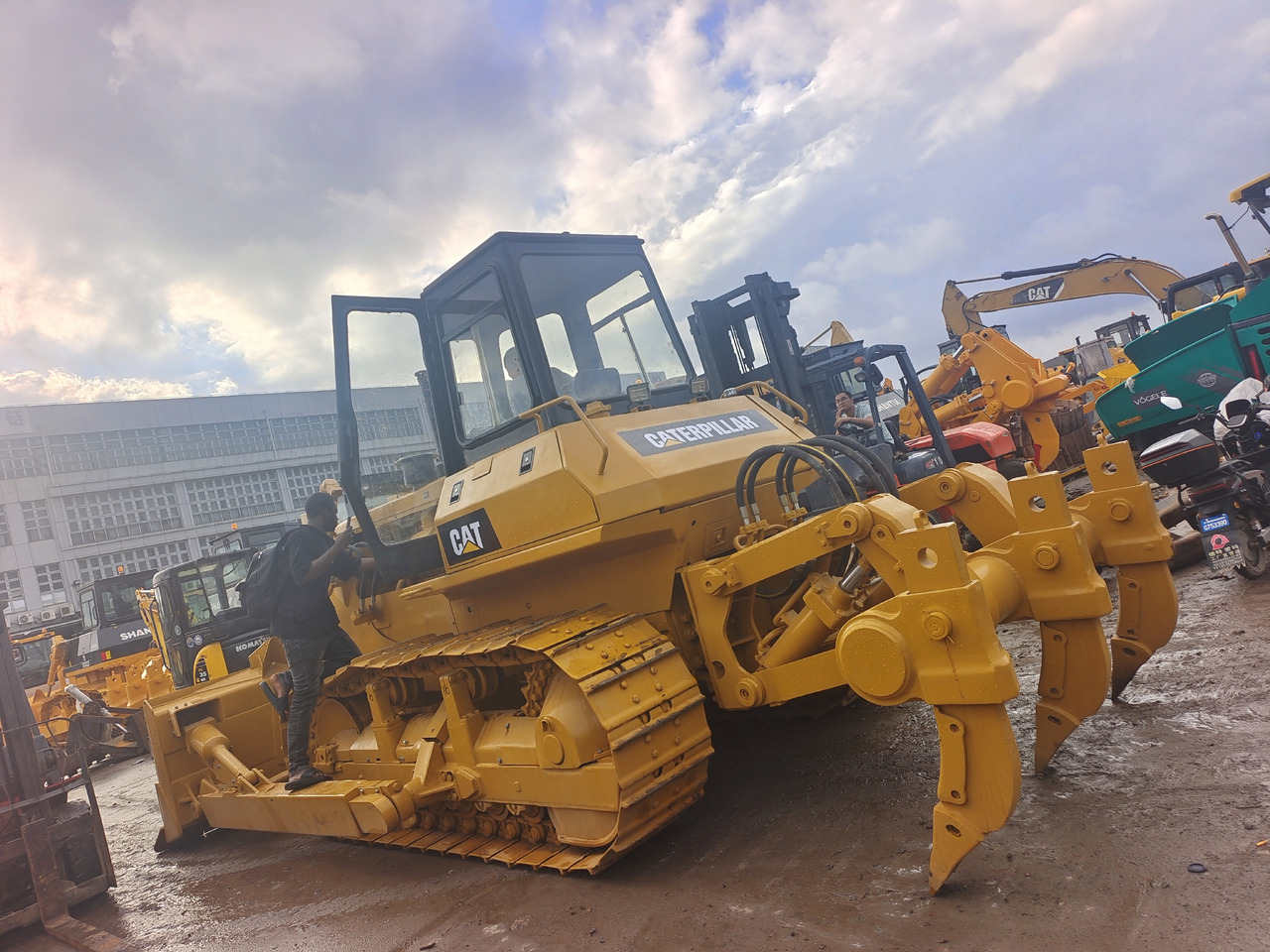 CATERPILLAR D7G CAT D6G D6R D8T - بلدوزر: صور 4 CATERPILLAR D7G CAT D6G D6R D8T - بلدوزر: صور 4