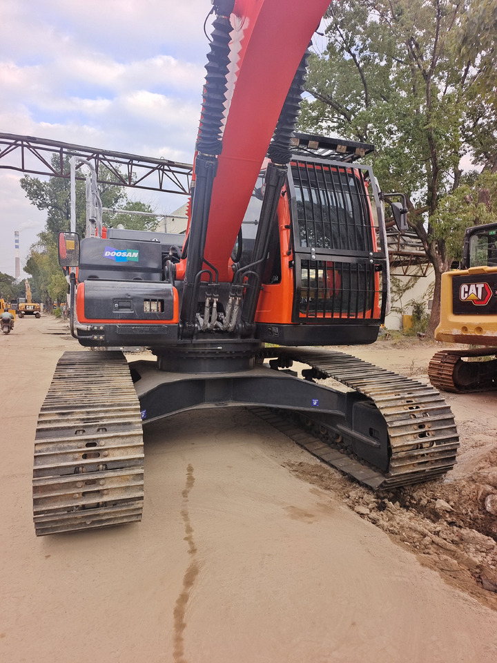 DOOSAN DX225LCA DX 225 LC - 9C - حفارات زحافة: صور 5 DOOSAN DX225LCA DX 225 LC - 9C - حفارات زحافة: صور 5