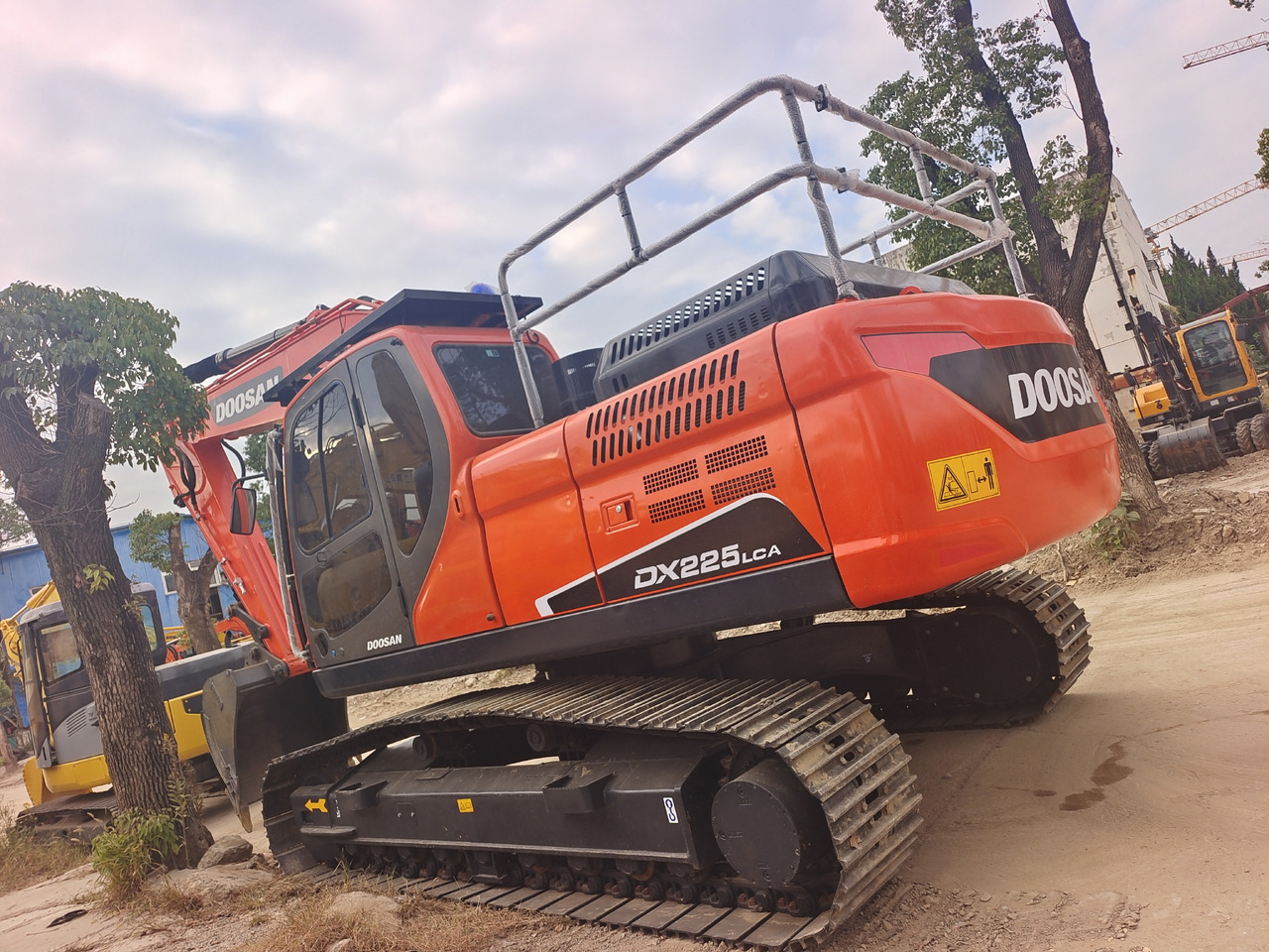 DOOSAN DX225LCA DX 225 LC - 9C - حفارات زحافة: صور 1 DOOSAN DX225LCA DX 225 LC - 9C - حفارات زحافة: صور 1